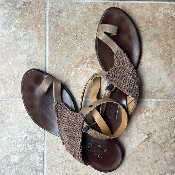 Cydwoq Shoes - Cydwoq toe ring ankle strap taupe gray Brown woven Leather Sandals